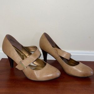 Kelly & Katie Light Brown Heels!